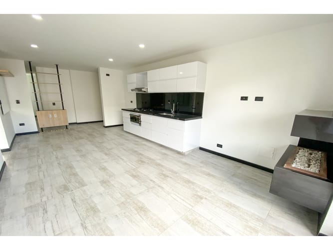 Apartamento de 2 alcobas en venta en San Patricio, Bogotá, 72 m² · foto 2 de 11