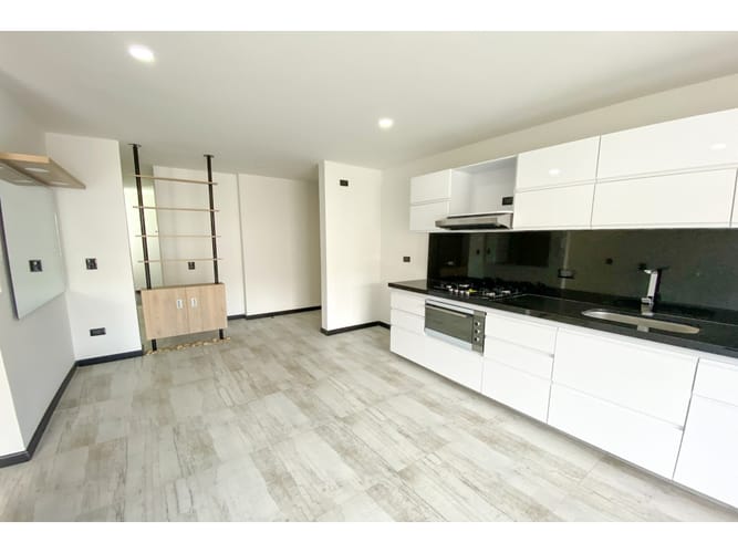 Apartamento de 2 alcobas en venta en San Patricio, Bogotá, 72 m² · foto 3 de 11