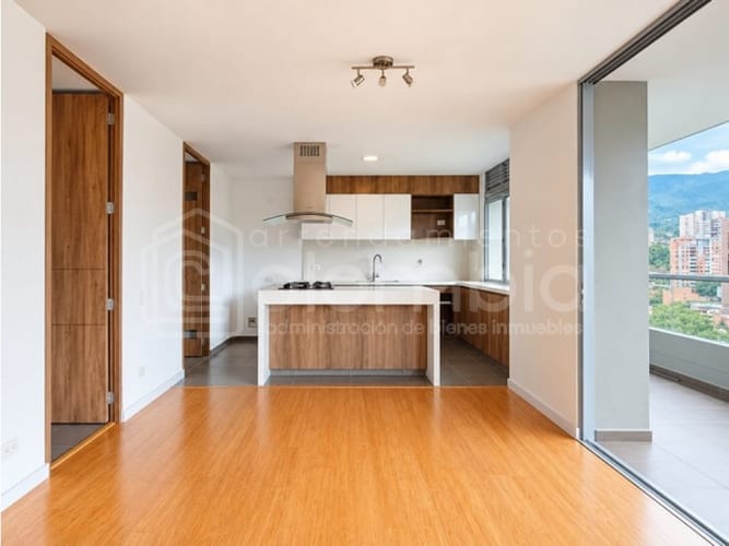 Apartamento de 3 alcobas en venta en La Inmaculada, Envigado, 140 m² · foto 2 de 24