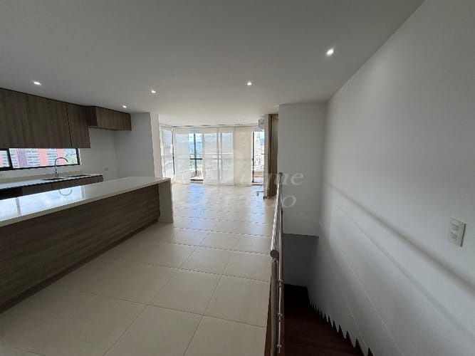 Apartamento de 3 alcobas en venta en Barro Blanco, Rionegro, 134 m² · foto 2 de 18