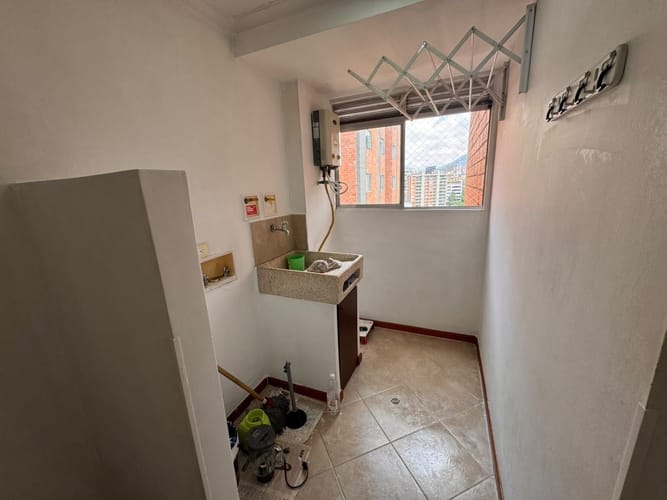 Apartamento de 3 alcobas en arriendo en Patio Bonito, Medellín, 78 m² · foto 7 de 9