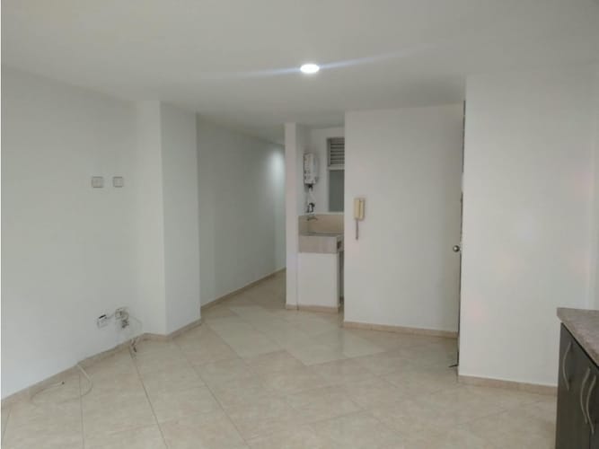 Apartamento de 3 alcobas en arriendo en Calle Del Banco, Sabaneta, 72 m² · foto 5 de 13
