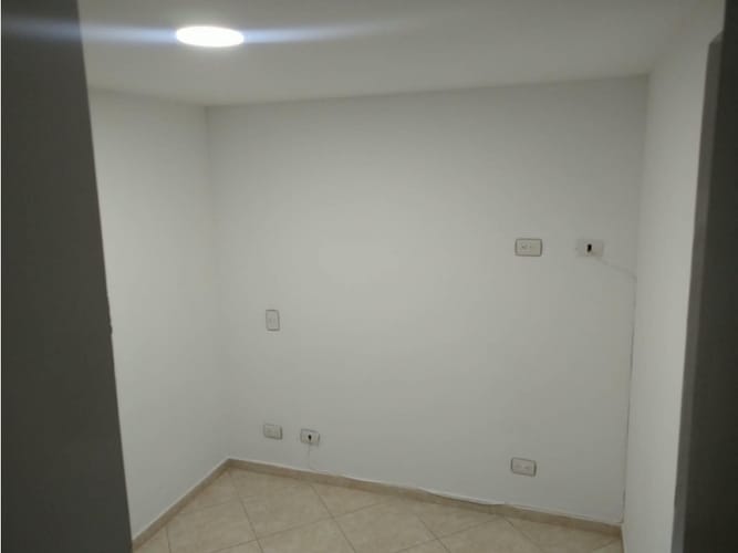 Apartamento de 3 alcobas en arriendo en Calle Del Banco, Sabaneta, 72 m² · foto 10 de 13