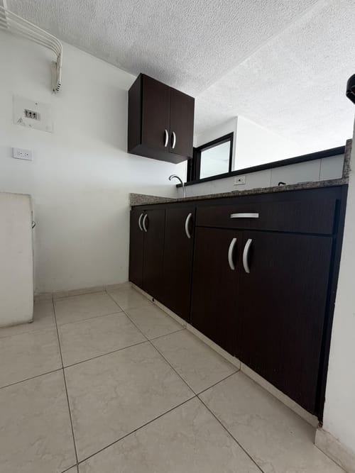 Apartamento de 2 alcobas en venta en Bosques De Santa Elena, Pereira, 37 m² · foto 4 de 7