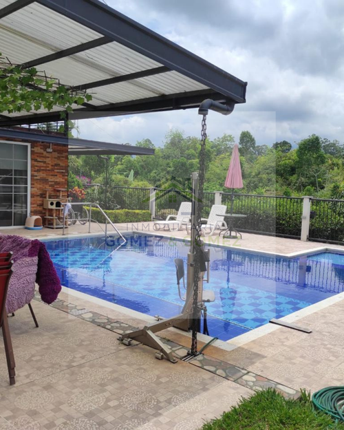 Casa de 4 alcobas en venta en San Jose, Pereira, 1400 m² · foto 9 de 10