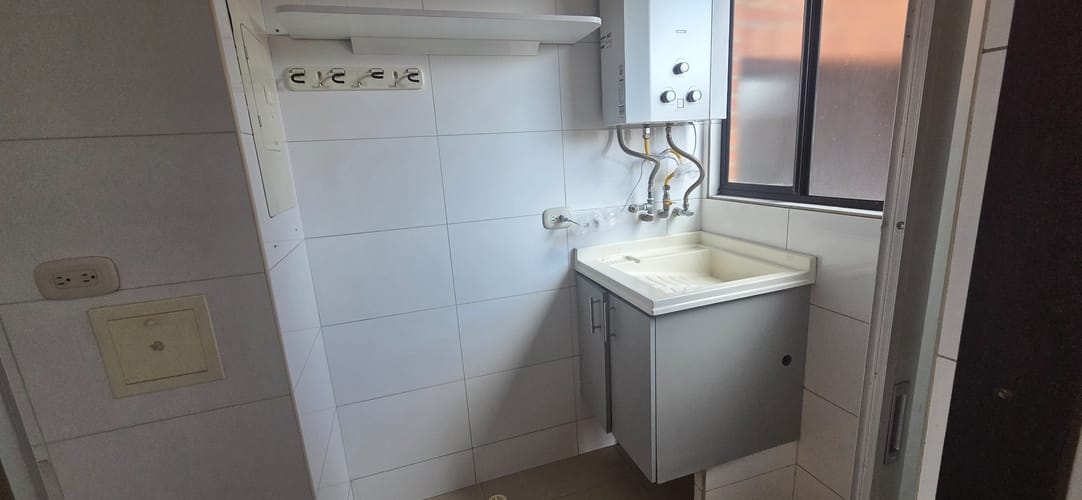 Apartamento de 2 alcobas en venta en La Trinidad, Bogotá, 72 m² · foto 10 de 14