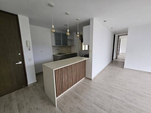 Apartamento de 2 alcobas en arriendo en El Castillo, Medellín, 75 m² · foto 6 de 24
