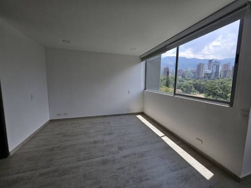 Apartamento de 2 alcobas en arriendo en El Castillo, Medellín, 75 m² · foto 15 de 24