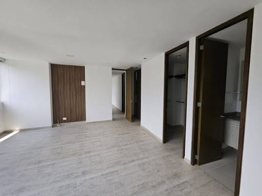 Apartamento de 2 alcobas en arriendo en El Castillo, Medellín, 75 m² · foto 16 de 24