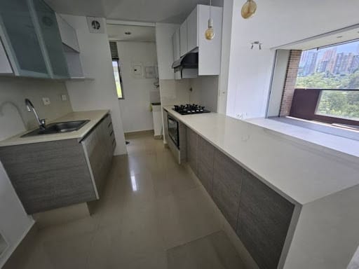 Apartamento de 2 alcobas en arriendo en El Castillo, Medellín, 75 m² · foto 24 de 24