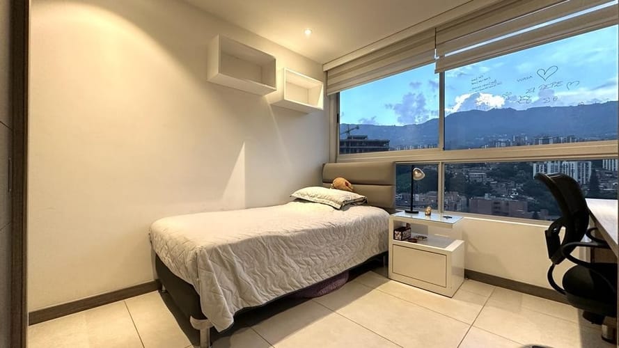 Apartamento de 3 alcobas en venta en Pontevedra, Envigado, 154 m² · foto 10 de 17