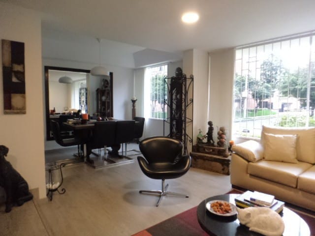 Apartamento de 3 alcobas en venta en Santa Barbara, Bogotá, 133 m² · foto 5 de 24