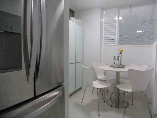 Apartamento de 3 alcobas en venta en Santa Barbara, Bogotá, 133 m² · foto 14 de 24
