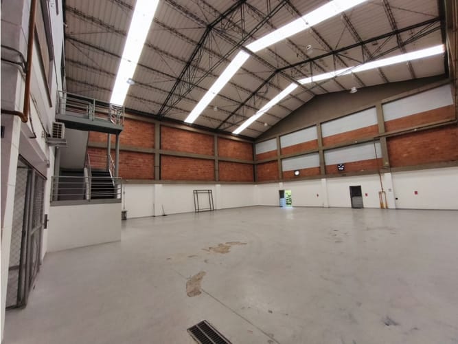 Bodega en arriendo en Playas De Doña Maria, Sabaneta, 860 m² · foto 3 de 15