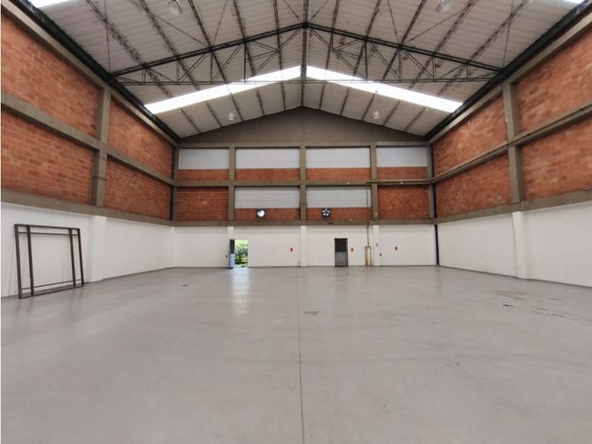 Bodega en arriendo en Playas De Doña Maria, Sabaneta, 860 m² · foto 9 de 15