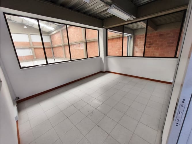 Bodega en arriendo en Playas De Doña Maria, Sabaneta, 860 m² · foto 12 de 15