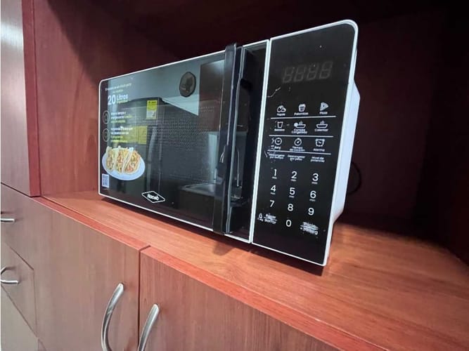 Apartamento de 4 alcobas en arriendo en Bolivariana, Medellín, 105 m² · foto 9 de 24