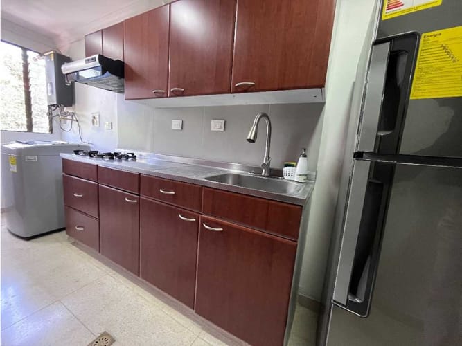 Apartamento de 4 alcobas en arriendo en Bolivariana, Medellín, 105 m² · foto 12 de 24