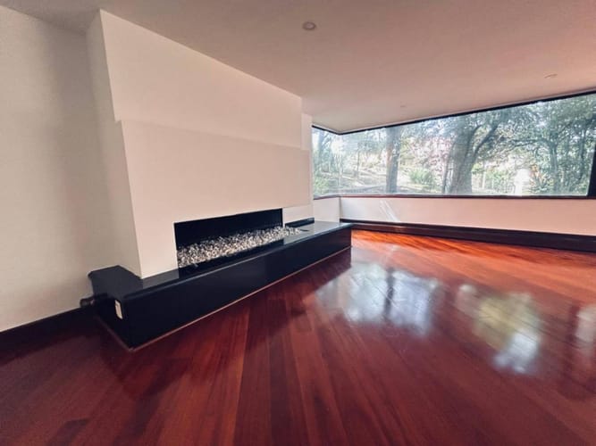 Apartamento de 3 alcobas en venta en Cerros De Suba, Bogotá, 340 m² · foto 2 de 24