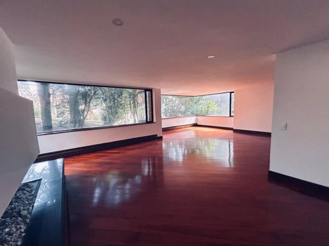 Apartamento de 3 alcobas en venta en Cerros De Suba, Bogotá, 340 m² · foto 3 de 24