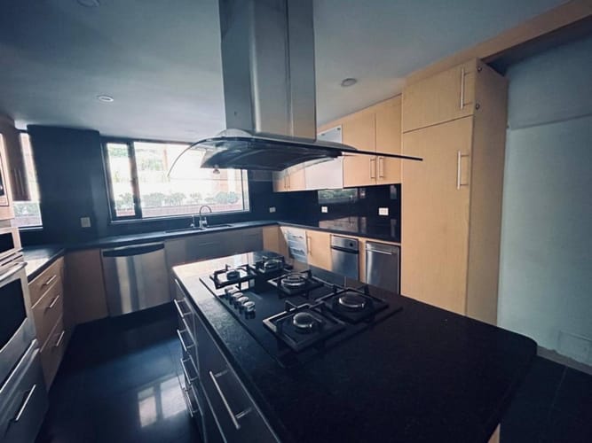 Apartamento de 3 alcobas en venta en Cerros De Suba, Bogotá, 340 m² · foto 10 de 24