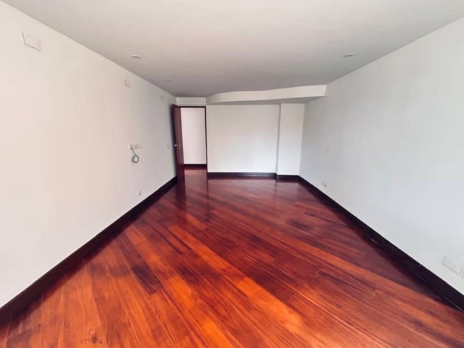 Apartamento de 3 alcobas en venta en Cerros De Suba, Bogotá, 340 m² · foto 16 de 24