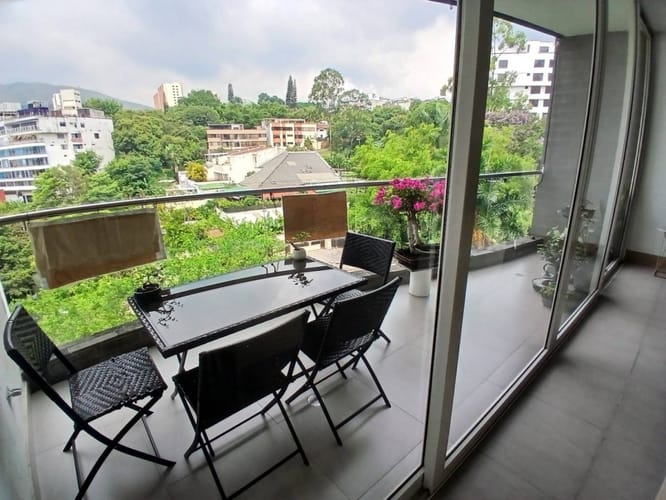 Apartamento de 3 alcobas en venta en Bellavista, Cali, 158 m² · foto 2 de 24