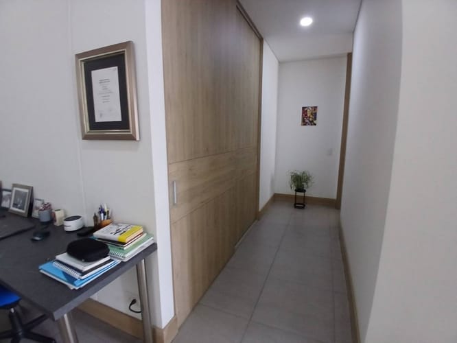 Apartamento de 3 alcobas en venta en Bellavista, Cali, 158 m² · foto 18 de 24