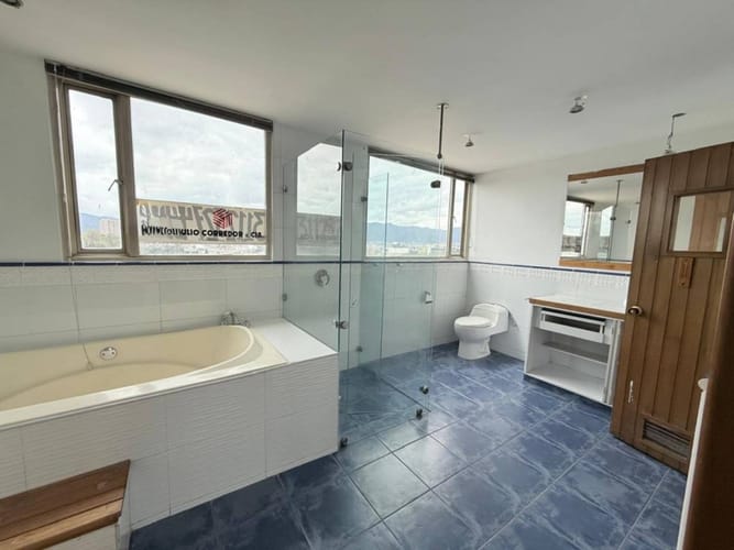 Apartamento de 3 alcobas en venta en Pontevedra, Bogotá, 200 m² · foto 15 de 24