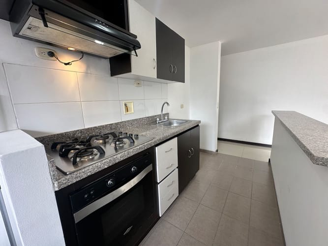 Apartamento de 3 alcobas en arriendo en El Trianon, Envigado, 67 m² · foto 4 de 14