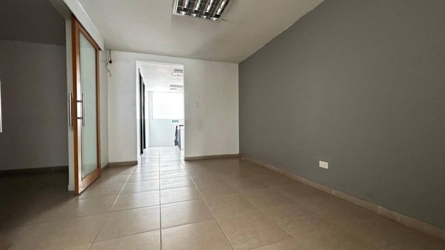 Casa de 7 alcobas en arriendo en Andes Norte, Bogotá, 300 m² · foto 2 de 24