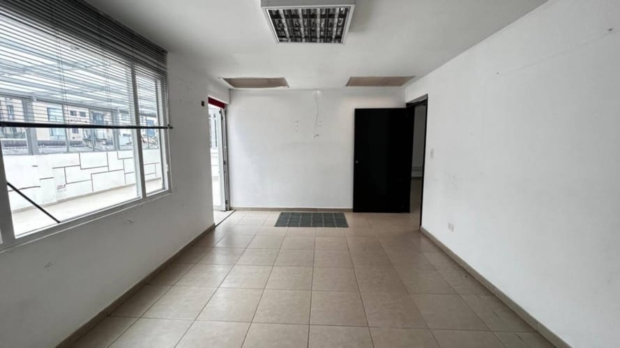 Casa de 7 alcobas en arriendo en Andes Norte, Bogotá, 300 m² · foto 11 de 24