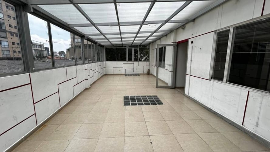 Casa de 7 alcobas en arriendo en Andes Norte, Bogotá, 300 m² · foto 19 de 24
