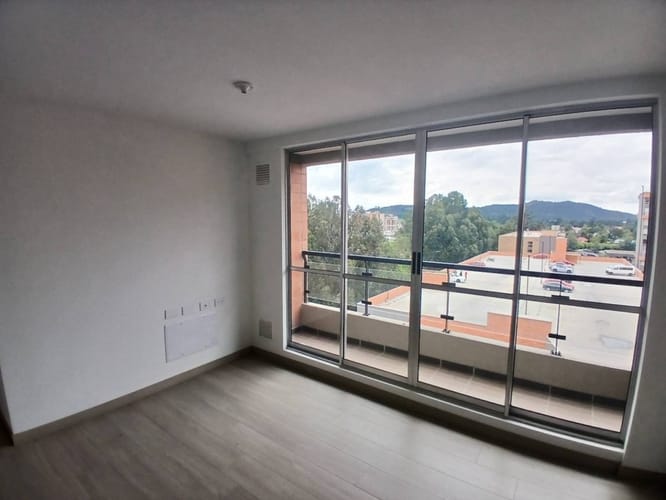 Apartamento de 3 alcobas en venta en Alcala, Mosquera, 54 m² · foto 2 de 24