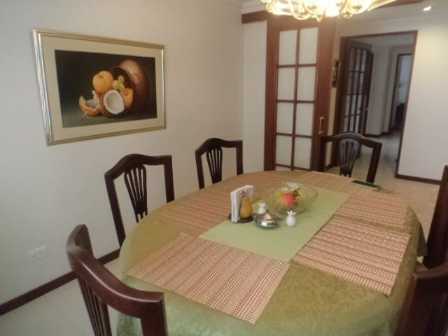 Apartamento de 3 alcobas en venta en Chicó Reservado, Bogotá, 130 m² · foto 7 de 24