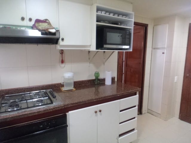 Apartamento de 3 alcobas en venta en Chicó Reservado, Bogotá, 130 m² · foto 10 de 24