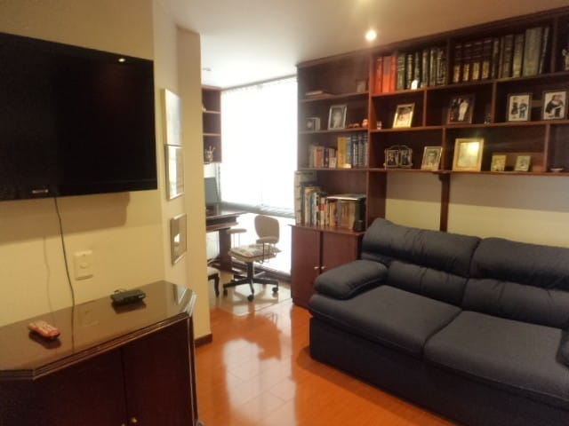 Apartamento de 3 alcobas en venta en Chicó Reservado, Bogotá, 130 m² · foto 12 de 24