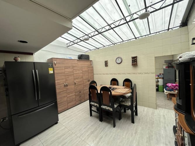 Casa de 5 alcobas en venta en Los Andes, Bogotá, 250 m² · foto 9 de 24
