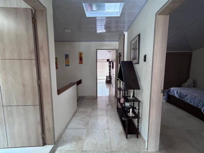 Casa de 5 alcobas en venta en Los Andes, Bogotá, 250 m² · foto 23 de 24