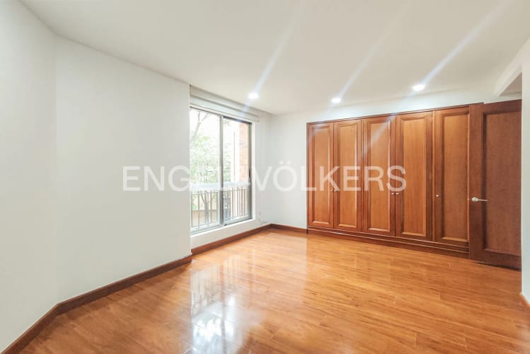 Apartamento de 3 alcobas en arriendo en La Cabrera, Bogotá, 310 m² · foto 17 de 24