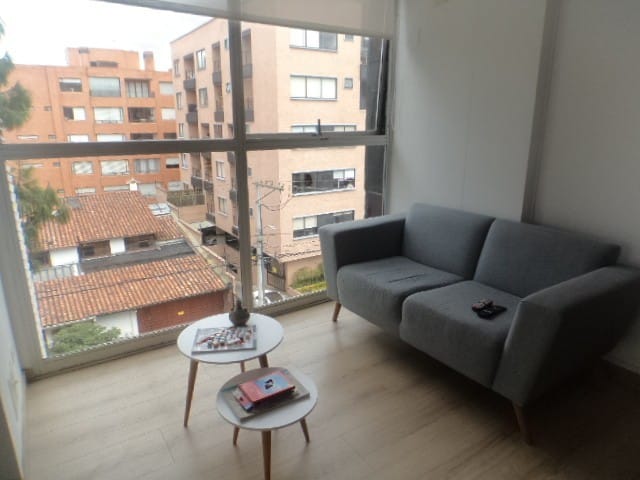 Apartamento de 2 alcobas en arriendo en Santa Barbara, Bogotá, 73 m² · foto 2 de 24
