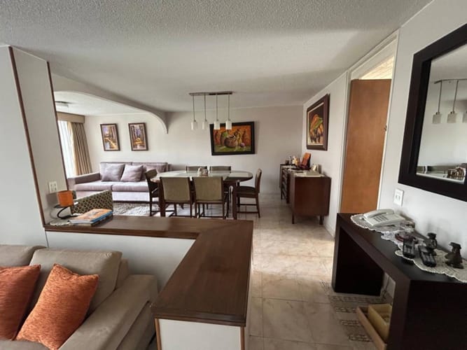 Casa de 4 alcobas en venta en Lagos De Cordoba, Bogotá, 204 m² · foto 2 de 24