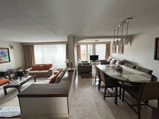 Casa de 4 alcobas en venta en Lagos De Cordoba, Bogotá, 204 m² · foto 3 de 24