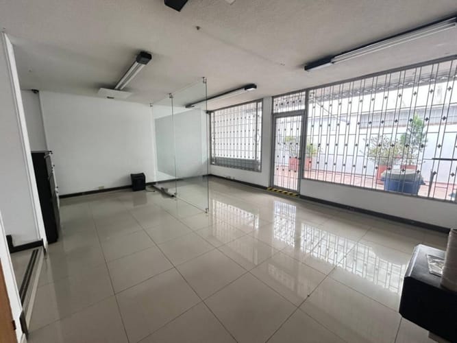 Casa de 6 alcobas en venta en Los Andes, Bogotá, 400 m² · foto 4 de 24