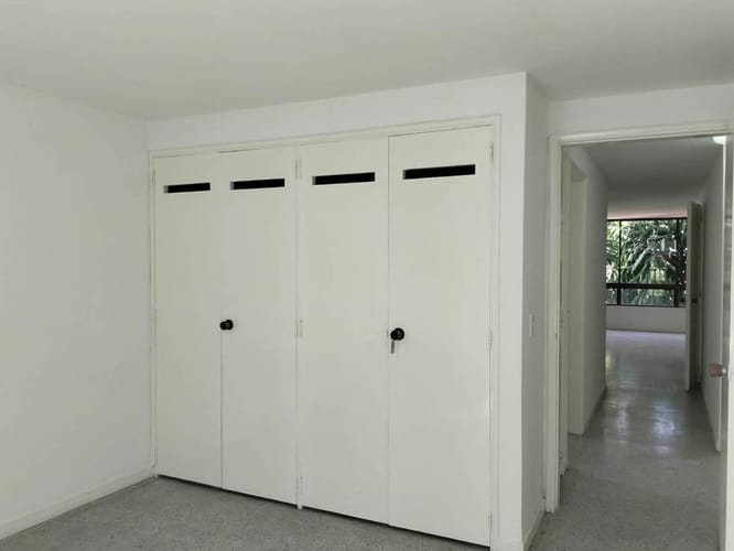 Apartamento de 3 alcobas en arriendo en El Poblado, Medellín, 145 m² · foto 13 de 17
