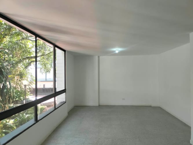 Apartamento de 3 alcobas en arriendo en El Poblado, Medellín, 145 m² · foto 3 de 17