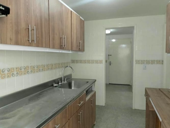 Apartamento de 3 alcobas en arriendo en El Poblado, Medellín, 145 m² · foto 5 de 17