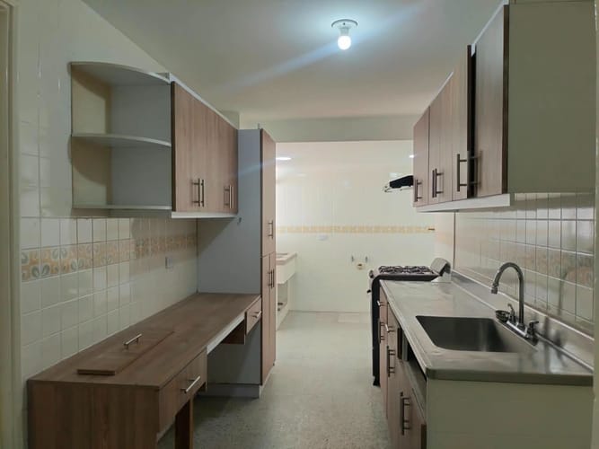 Apartamento de 3 alcobas en arriendo en El Poblado, Medellín, 145 m² · foto 6 de 17