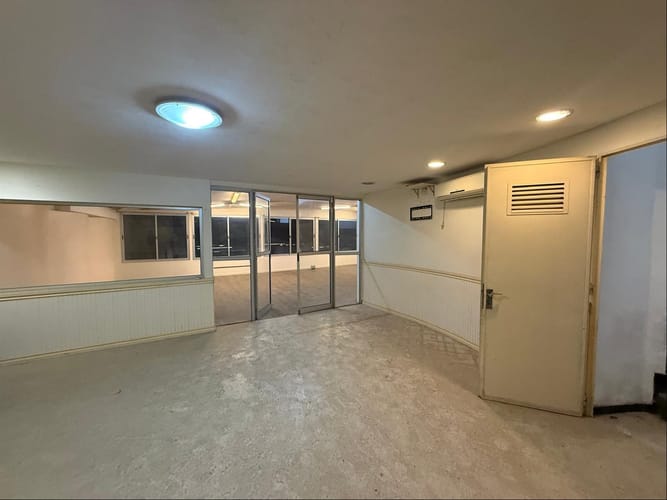 ALQUILER Local comercial de 270m2 en Pocitos · Foto 2