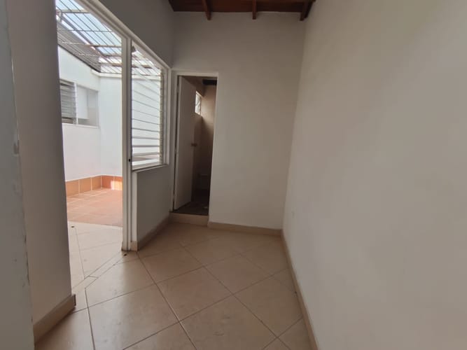Casa de 5 alcobas en arriendo en Laureles, Medellín, 180 m² · foto 6 de 20